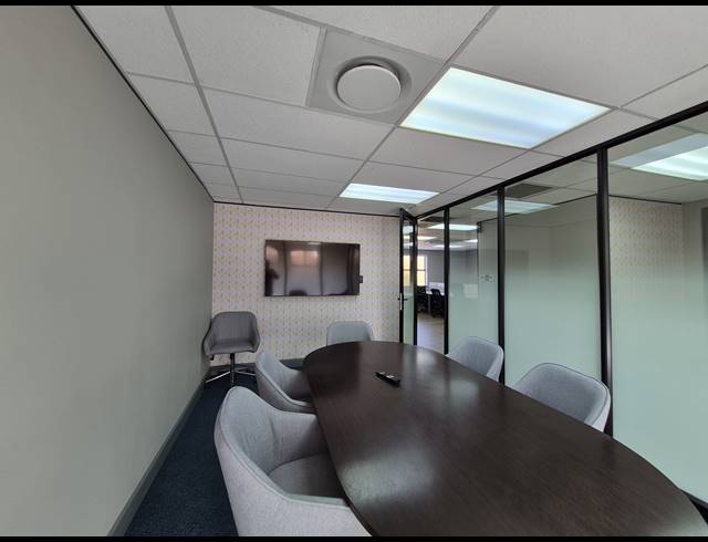 110M² OFFICE TO LET IN DUNKELD WEST